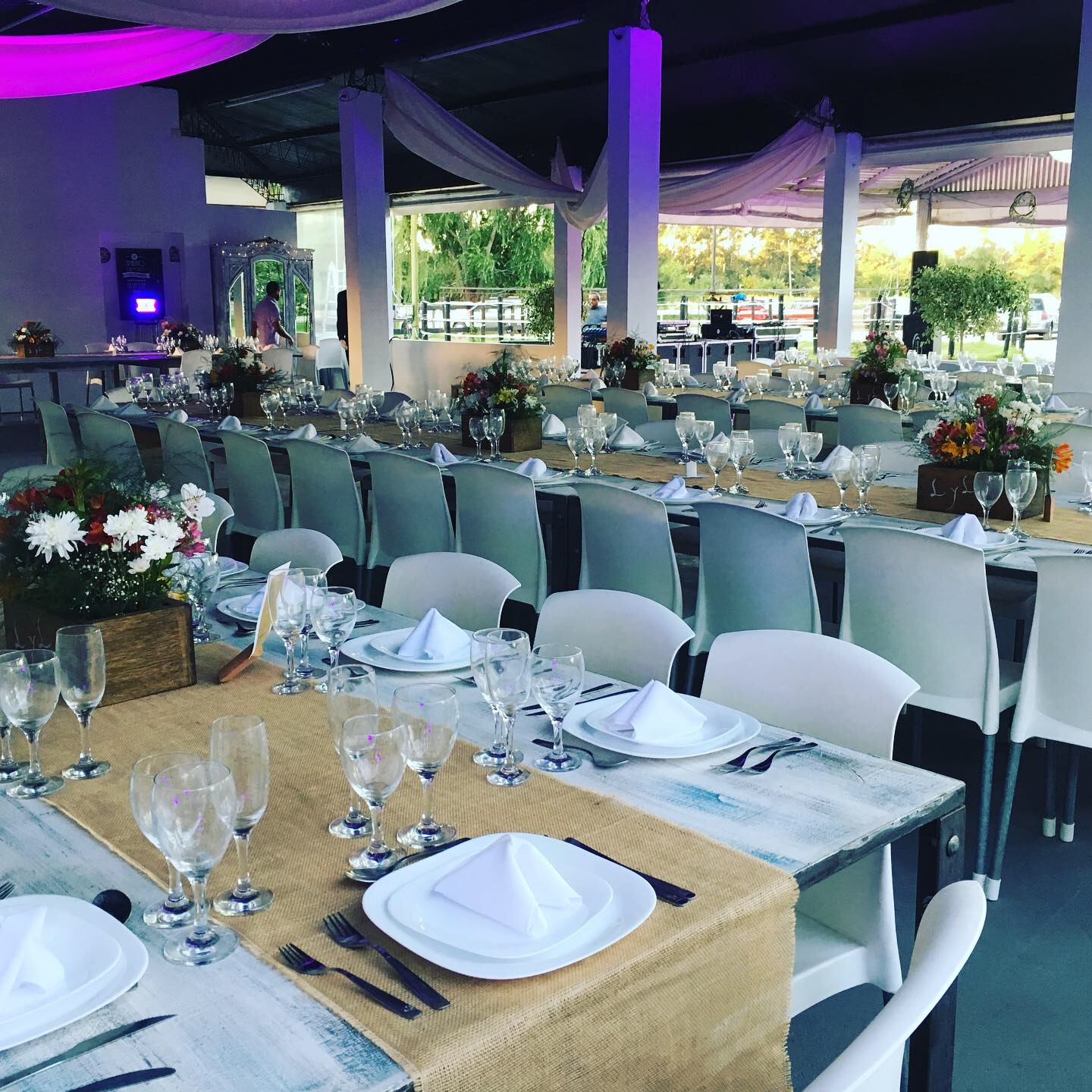 Salón montado para banquete