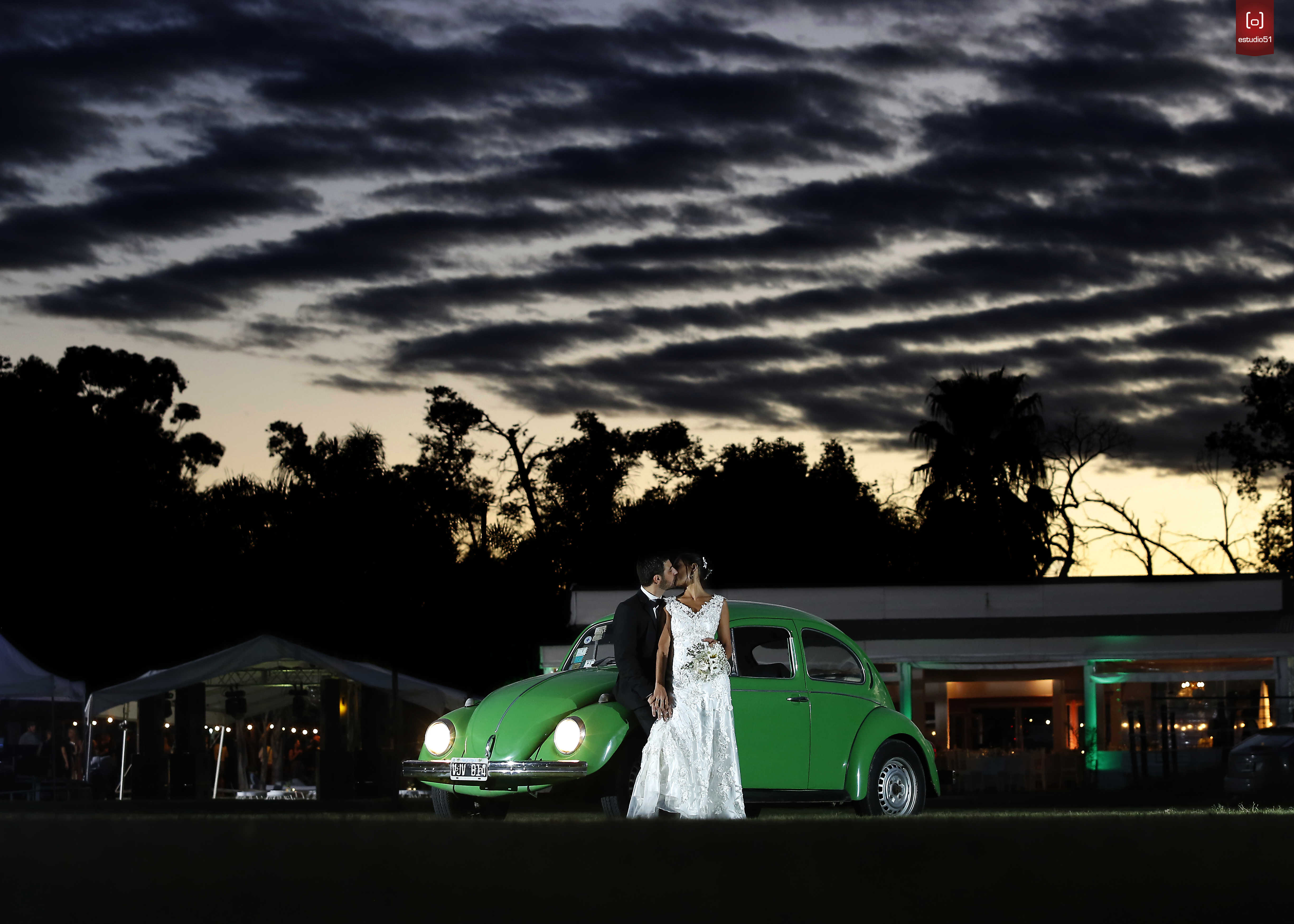 Boda en Haras 202 al atardecer